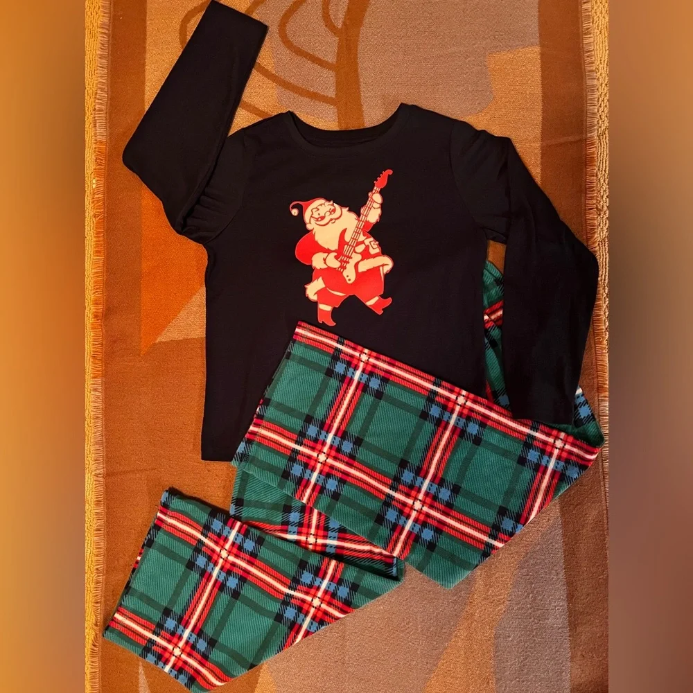 Like new! Oshkosh B’Gosh Christmas Rockin’ Santa /Plaid Boys Pajamas, (M)